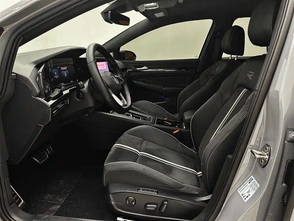 Volkswagen Golf 2021 280TSI DSG R-Line фото 19