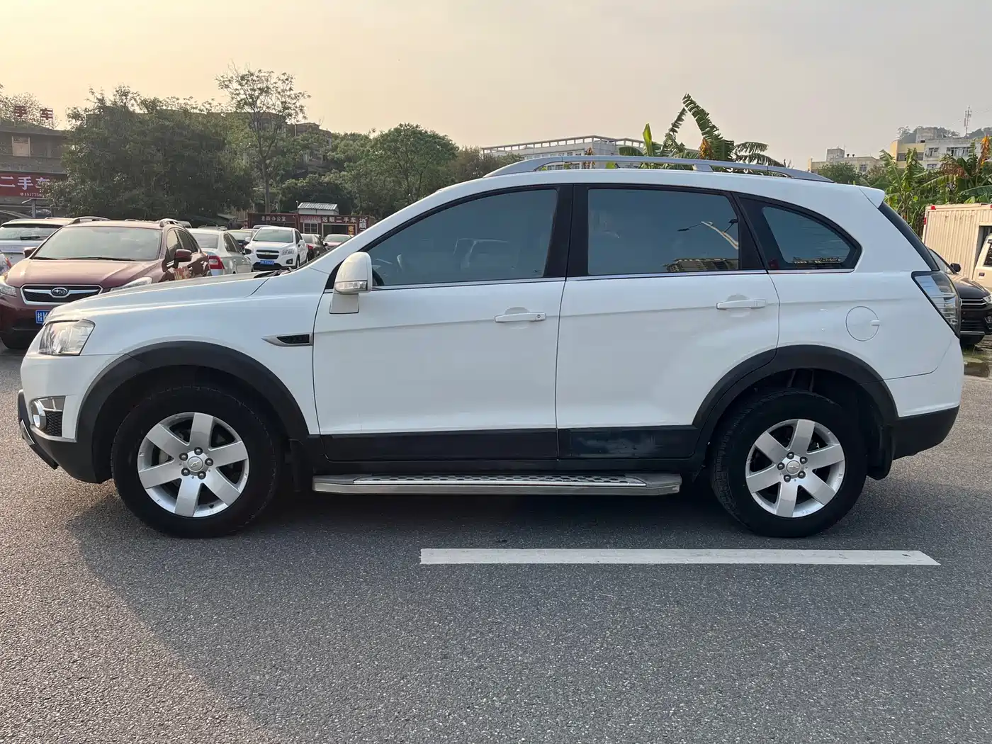 Chevrolet Captiva 2012 Model 2.4L 2WD Urban Edition 5-Seater фото 5