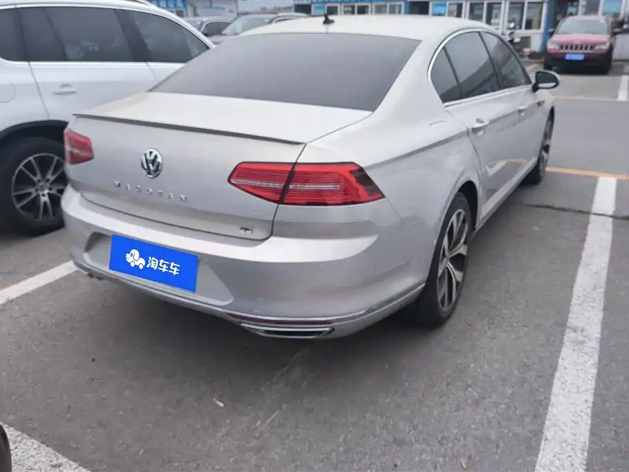 Volkswagen Magotan 2017 380TSI DSG Premium фото 3