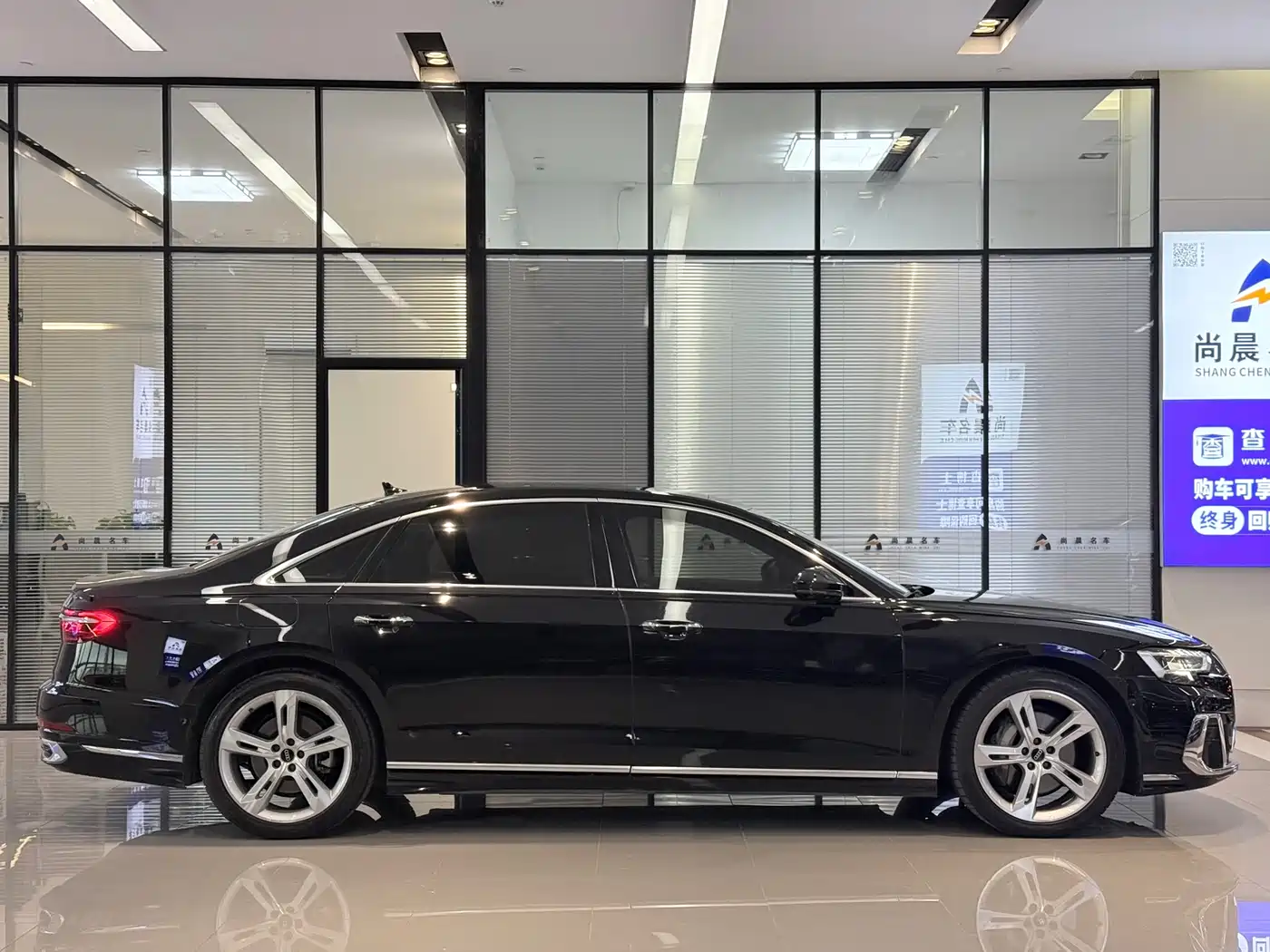 Audi A8 2023 A8L 50 TFSI quattro Exclusive фото 16