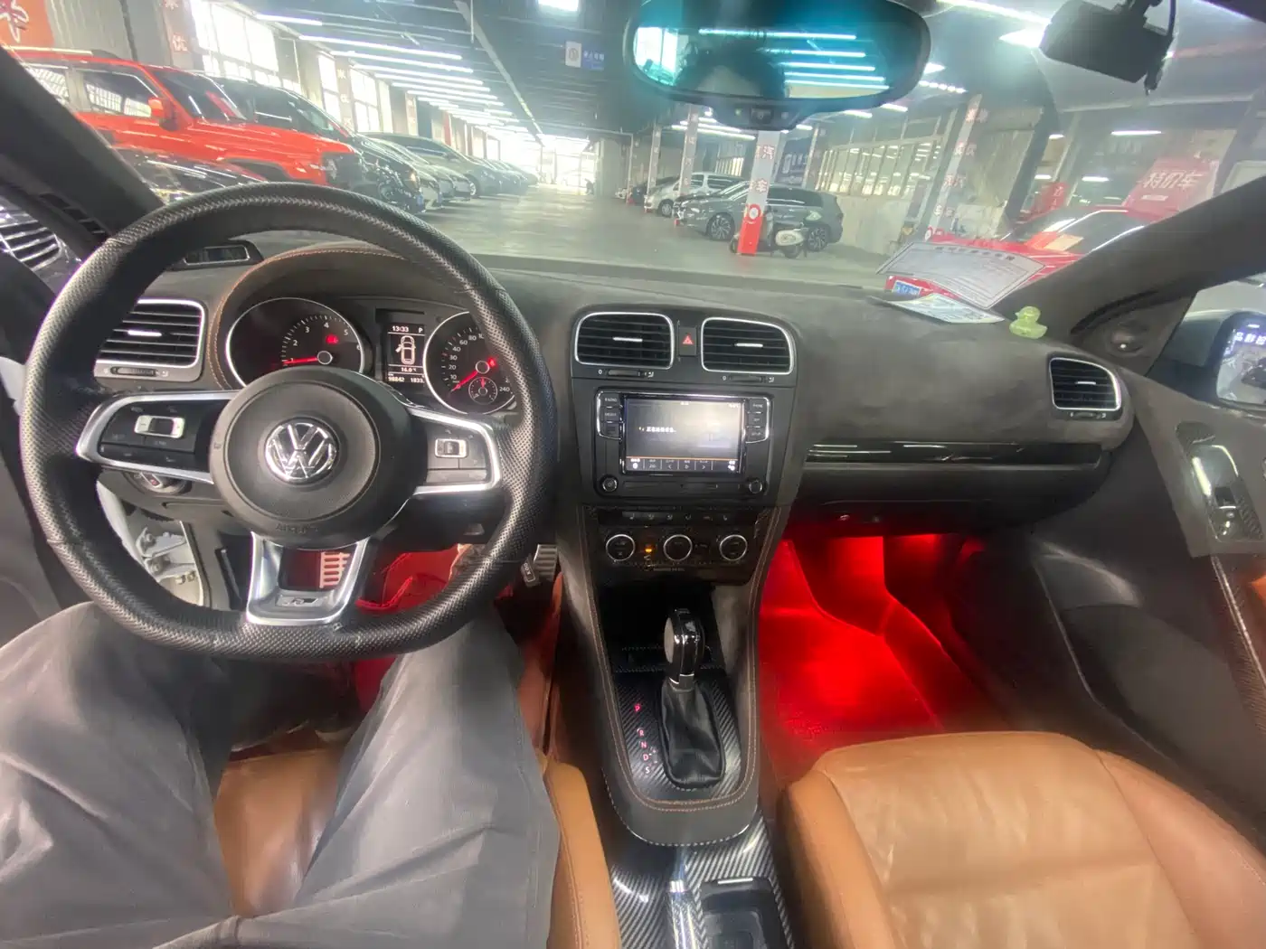 Volkswagen Golf (Import) 2012 1.4TSI Luxury Convertible Edition фото 13