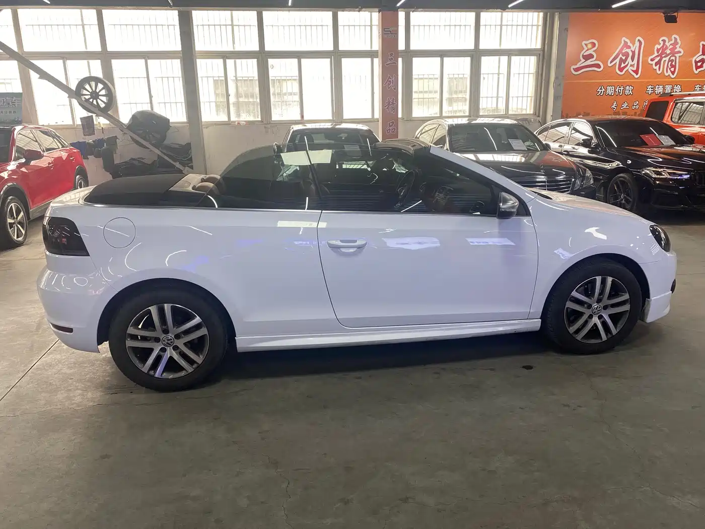Volkswagen Golf (Import) 2012 1.4TSI Luxury Convertible Edition фото 4