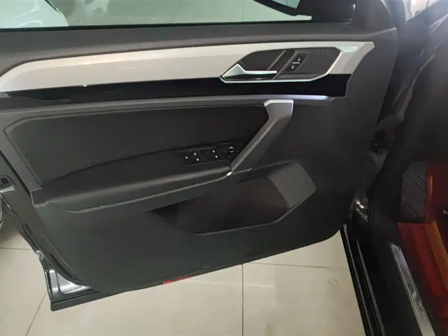 Volkswagen Tayron 2020 330TSI 2WD Luxury Smart Edition Pro фото 7
