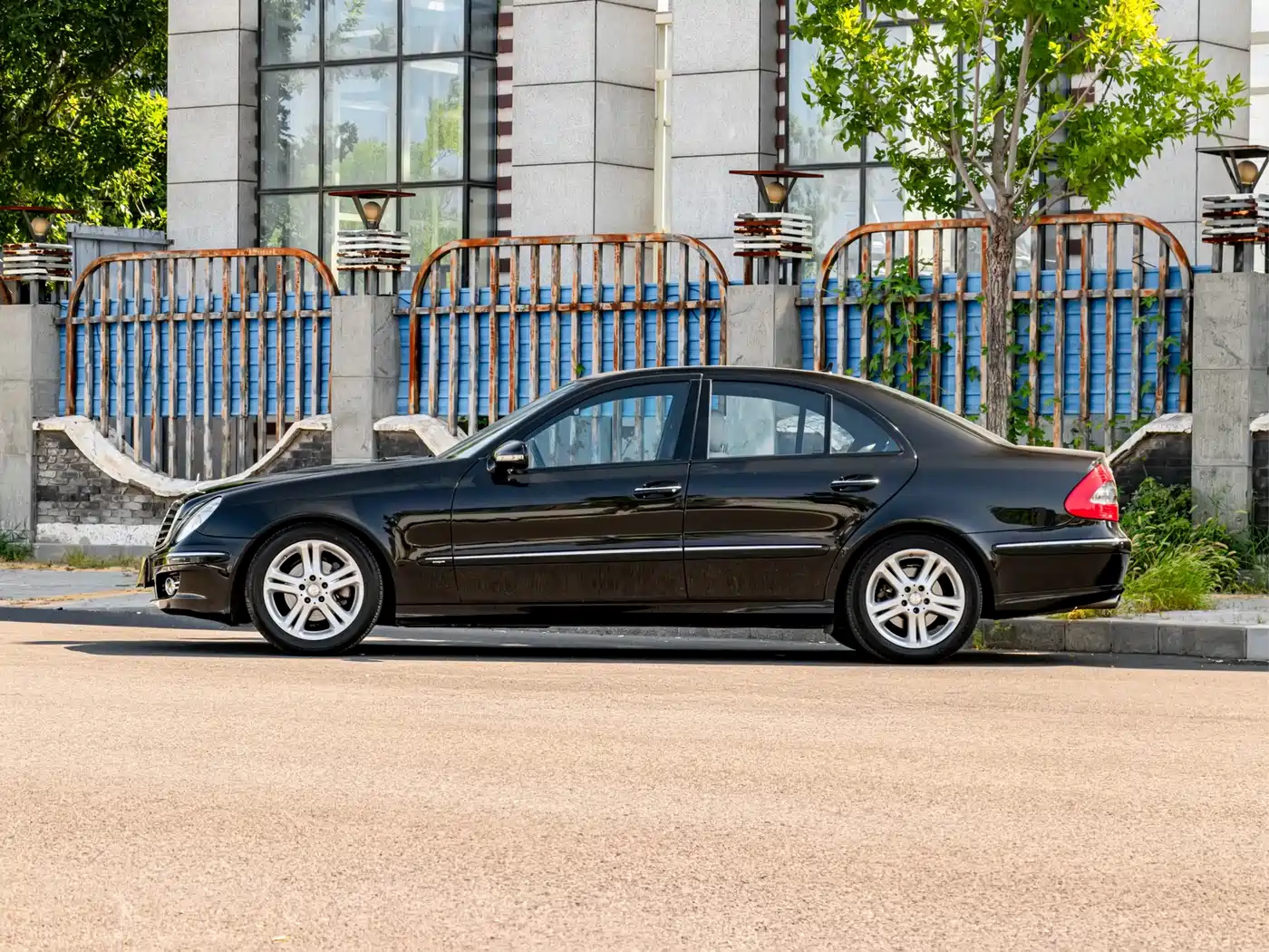 Mercedes-Benz E-Class 2009 2007 Model E 230 Elegance