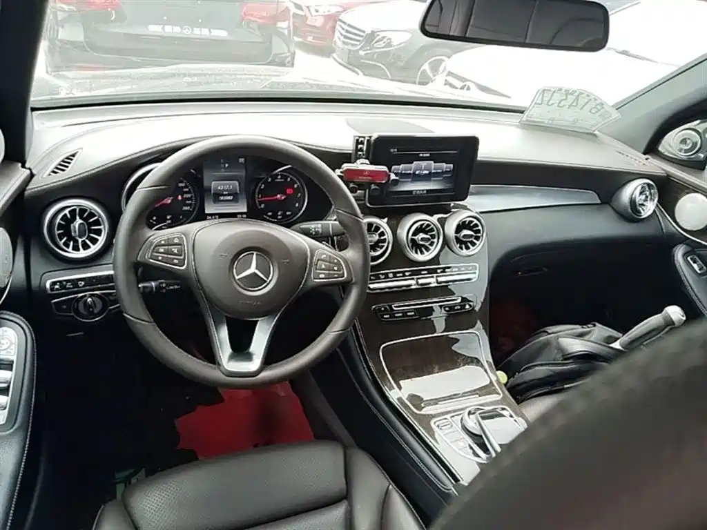Mercedes-Benz GLC 2016 GLC 260 4MATIC Luxury фото 10