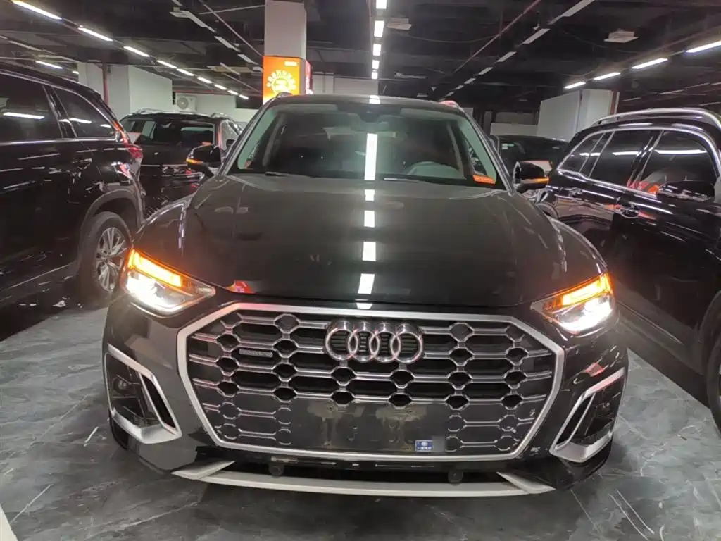 Audi Q5L 2022 40T Luxury Dynamic фото 3