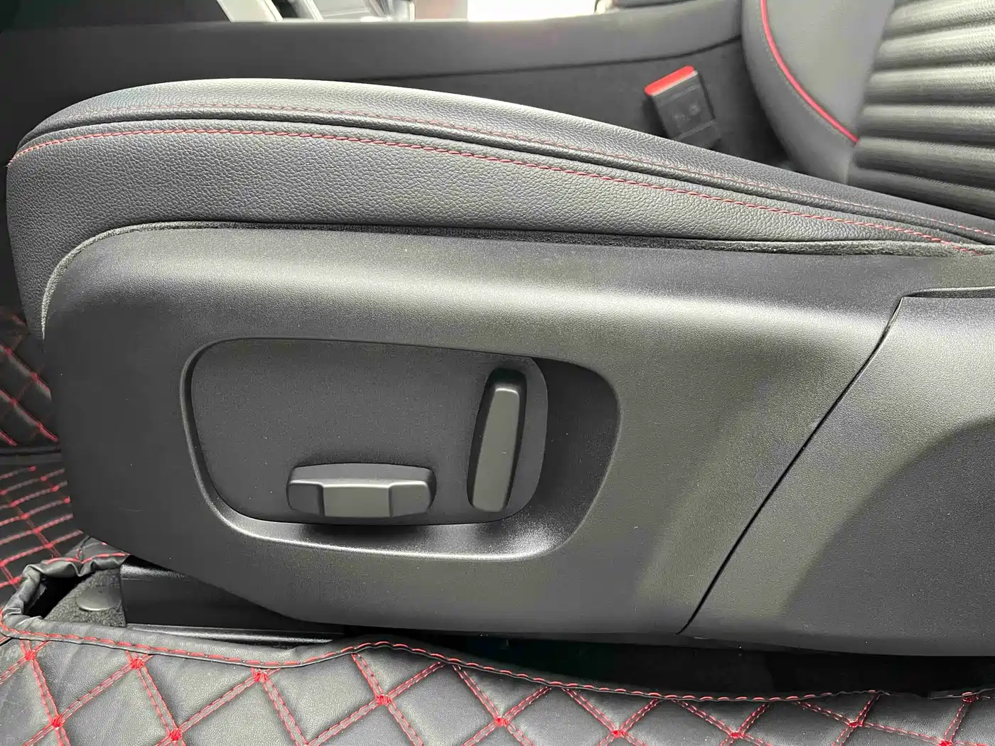 LAND ROVER DISCOVER SPORTS