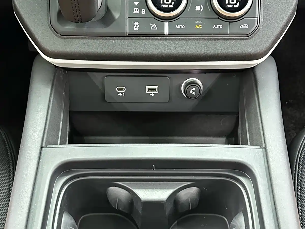 Land Rover Defender 2024 2024 110 3.0T P400 X-DYNAMIC HSE