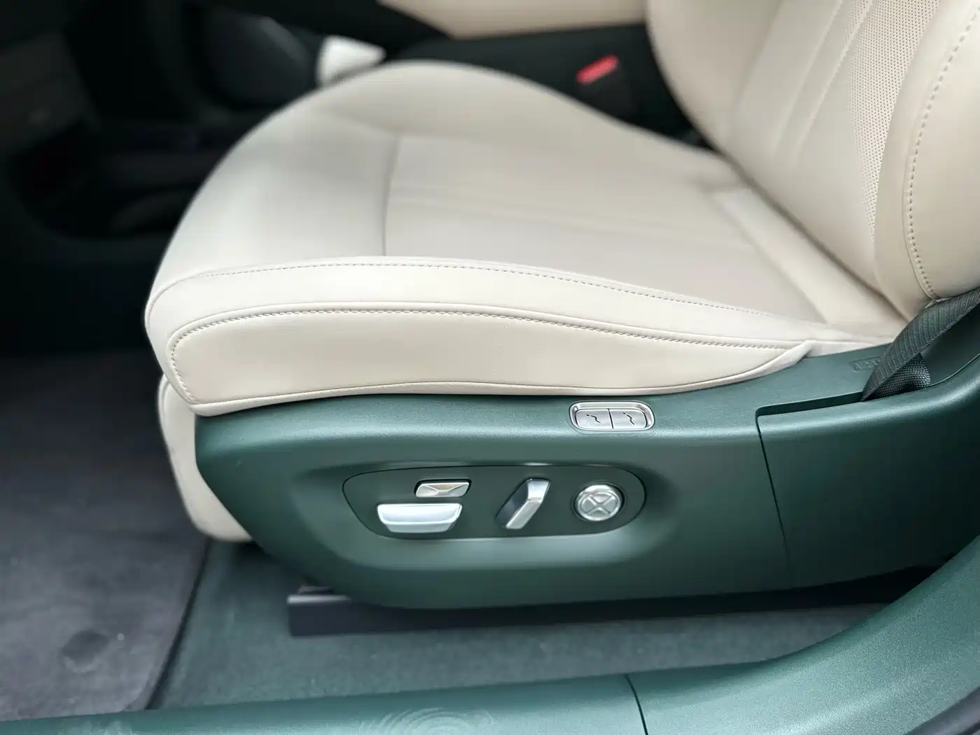 Xiaomi Auto Xiaomi YU7 2025 Extended Range AWD Pro фото 8