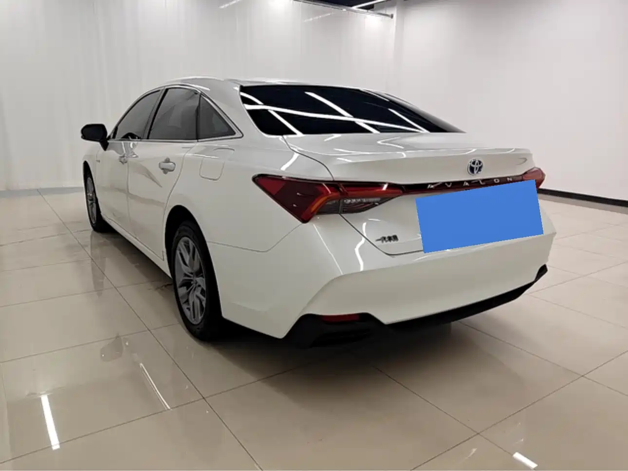 Toyota Avalon 2019 Hybrid 2.5L Luxury Edition China VI фото 3