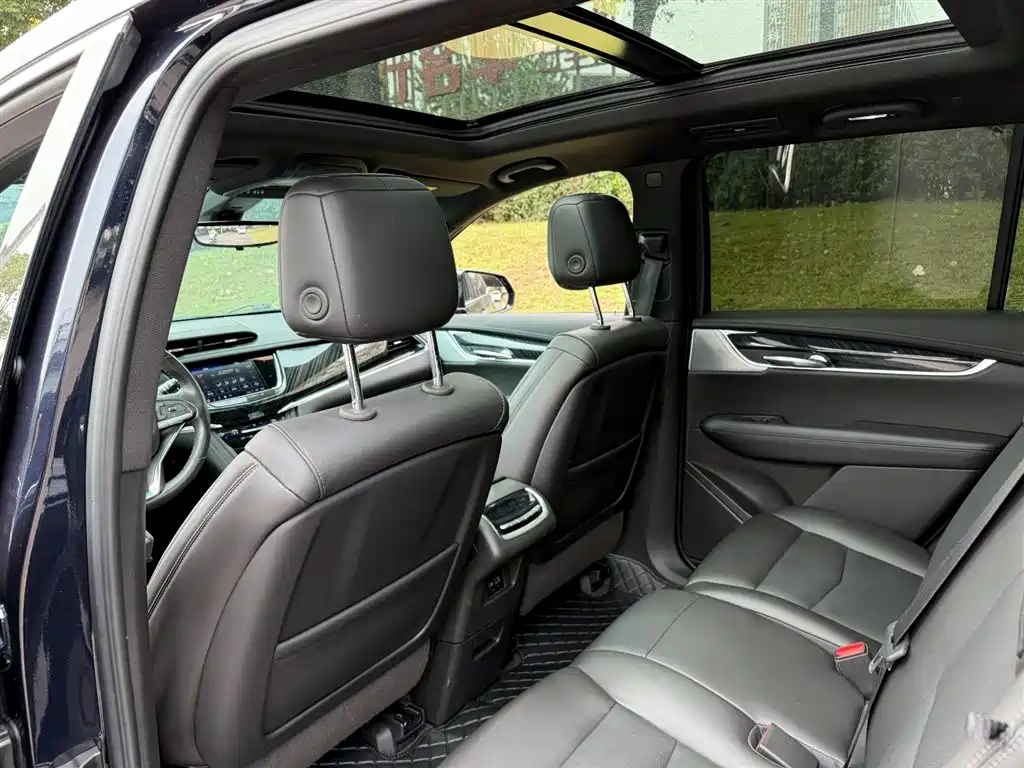 Cadillac XT6 2022 2.0T 7-Seater 4WD Luxury Edition фото 9