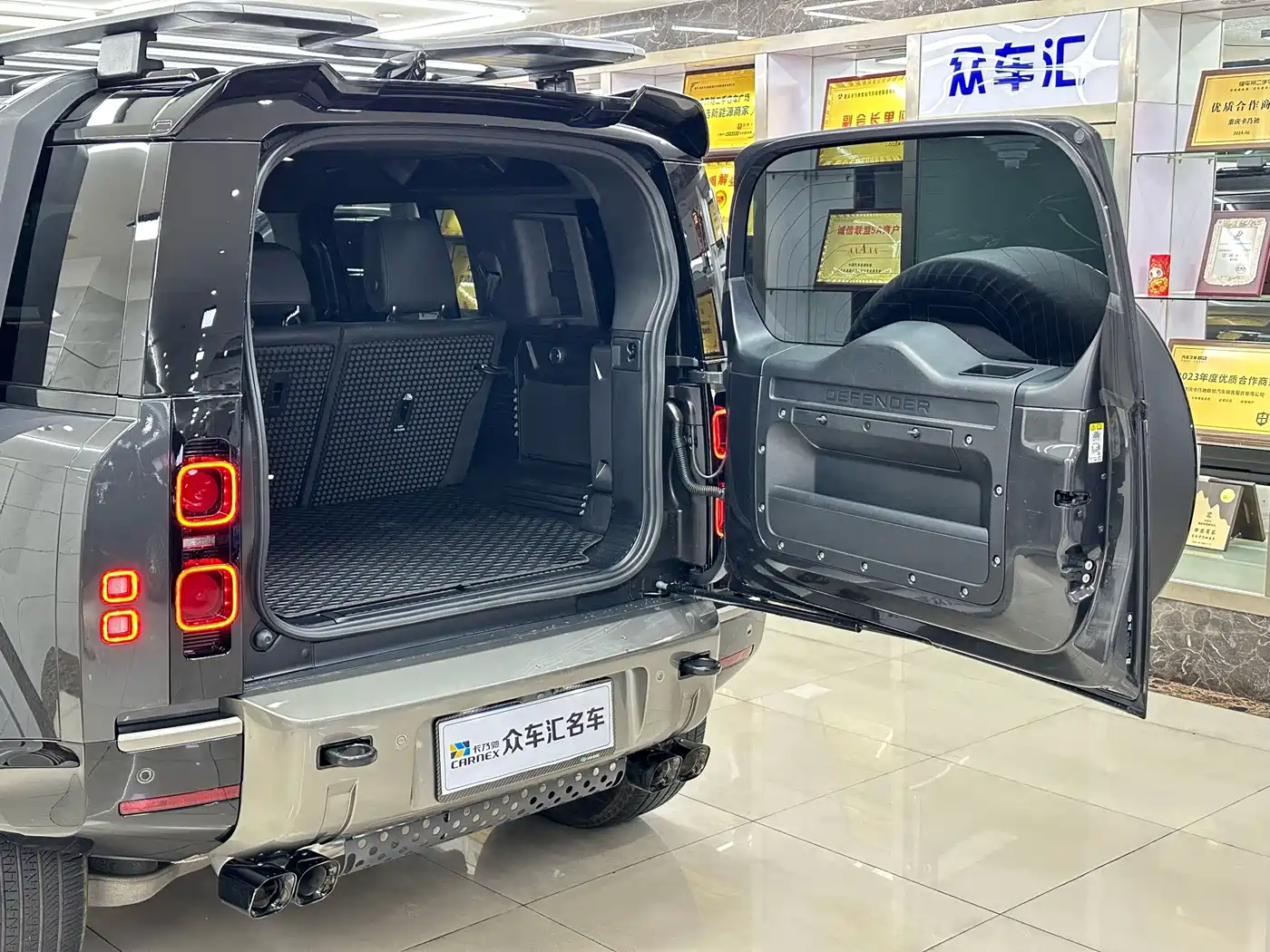 Land Rover Defender 2024 2024 110 3.0T P400 X-DYNAMIC HSE