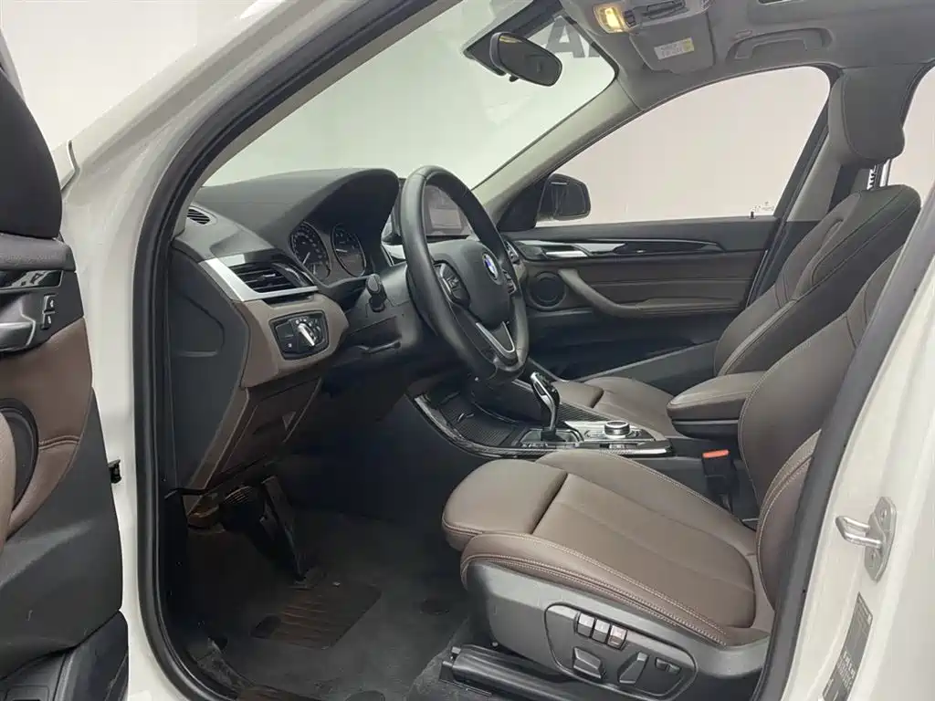 BMW X1 2020 sDrive25Li Leading Model фото 19