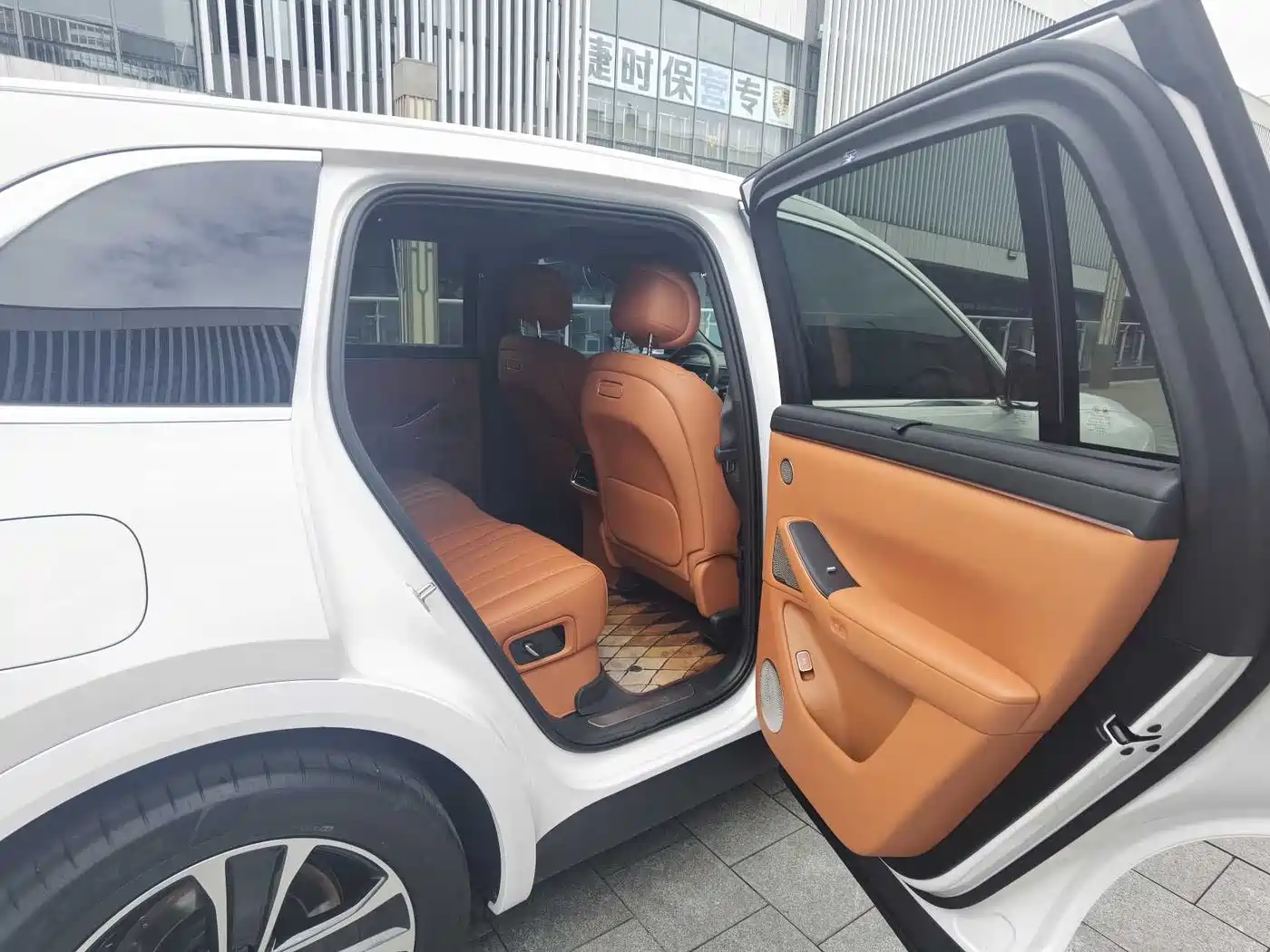 AITO Wenjie AITO M7 2026 Extended Range Max AWD 5-seater фото 17