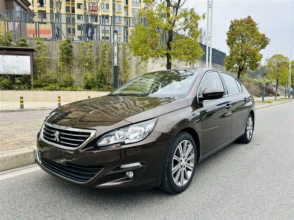 Peugeot 408 2015 Model 1.2T Automatic Luxury Edition фото 2