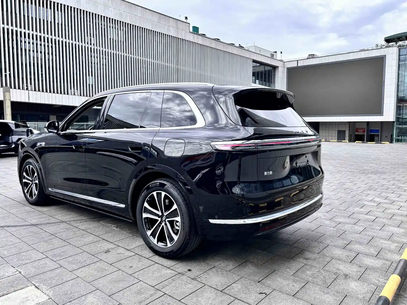 AITO Wenjie AITO M7 2026 Extended Range Ultra AWD 5-Seater фото 15