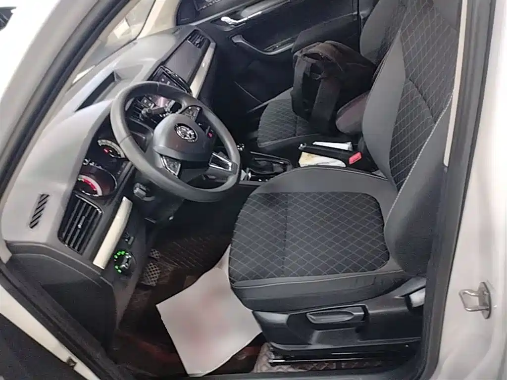Škoda Kamiq 2018 1.5L Auto Standard Edition China V фото 11