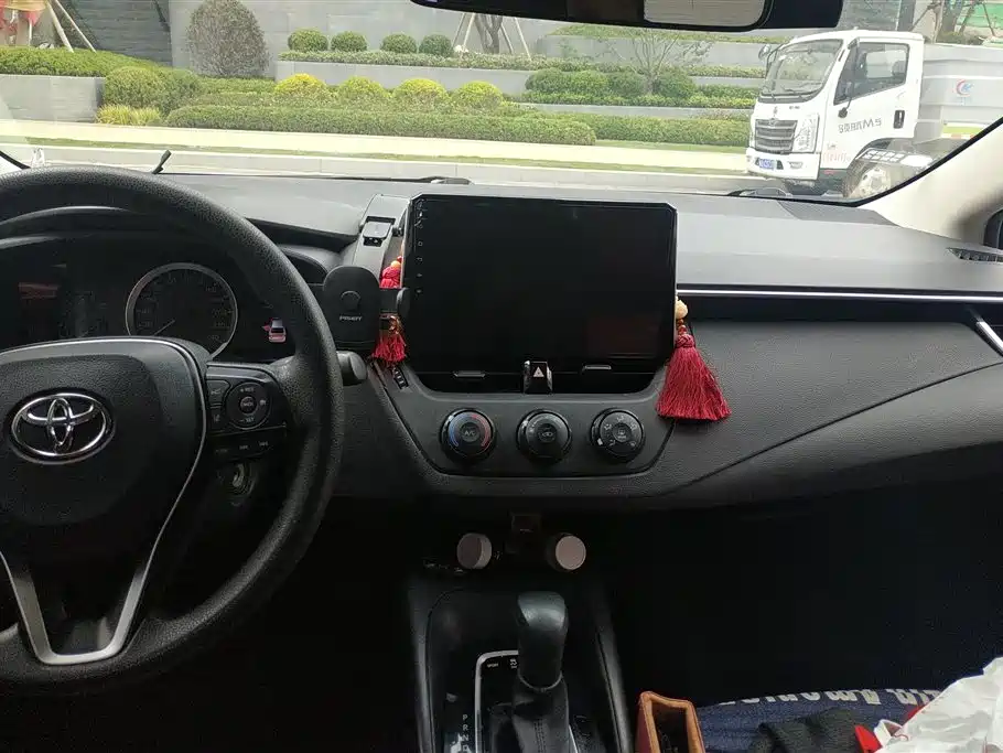 Toyota Corolla 2019 1.2T S-CVT GL Pioneer Edition фото 13