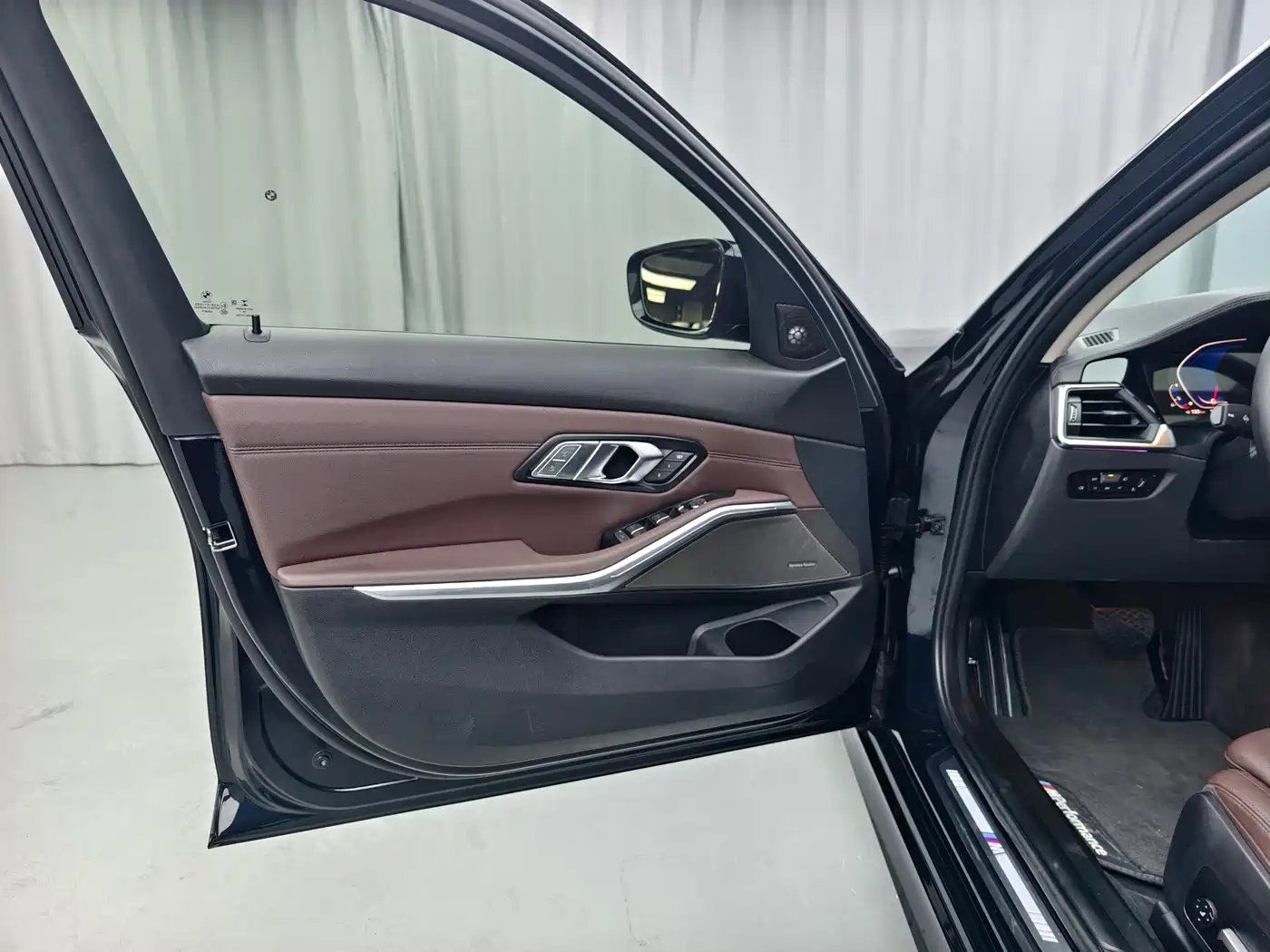 BMW 3 Series 2020 325Li M Sport Black Night Package фото 7