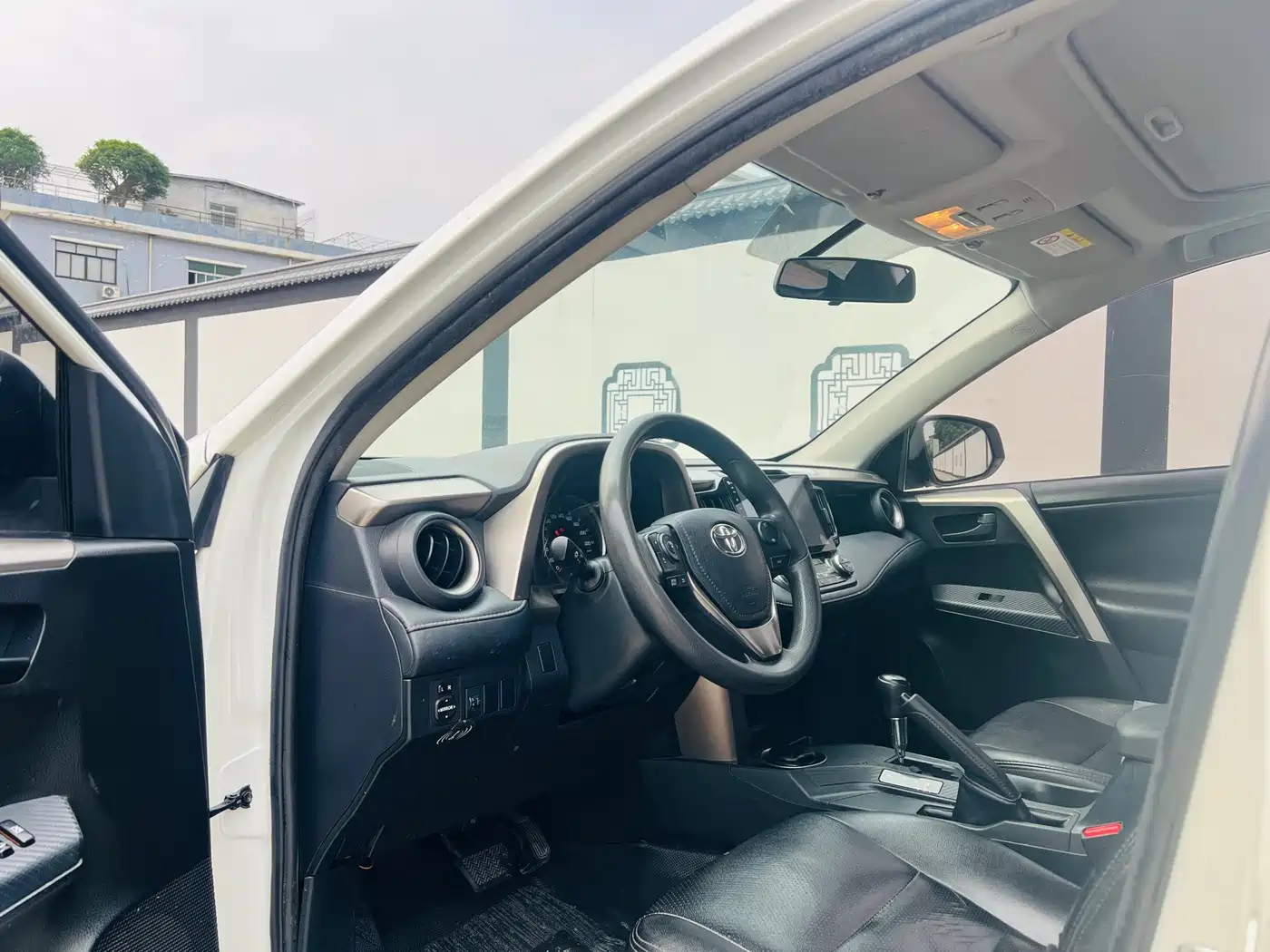 Toyota RAV4 Rongfang 2015 2.0L CVT 2WD Trend Edition фото 10
