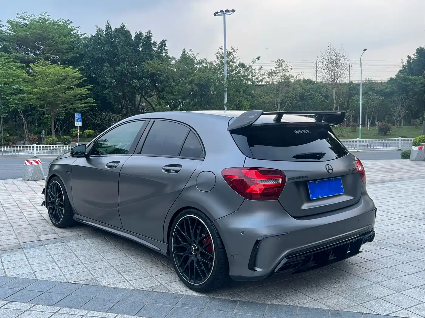 Mercedes-Benz A-Class AMG (Import) 2017 Facelift AMG A 45 4MATIC China VI фото 6