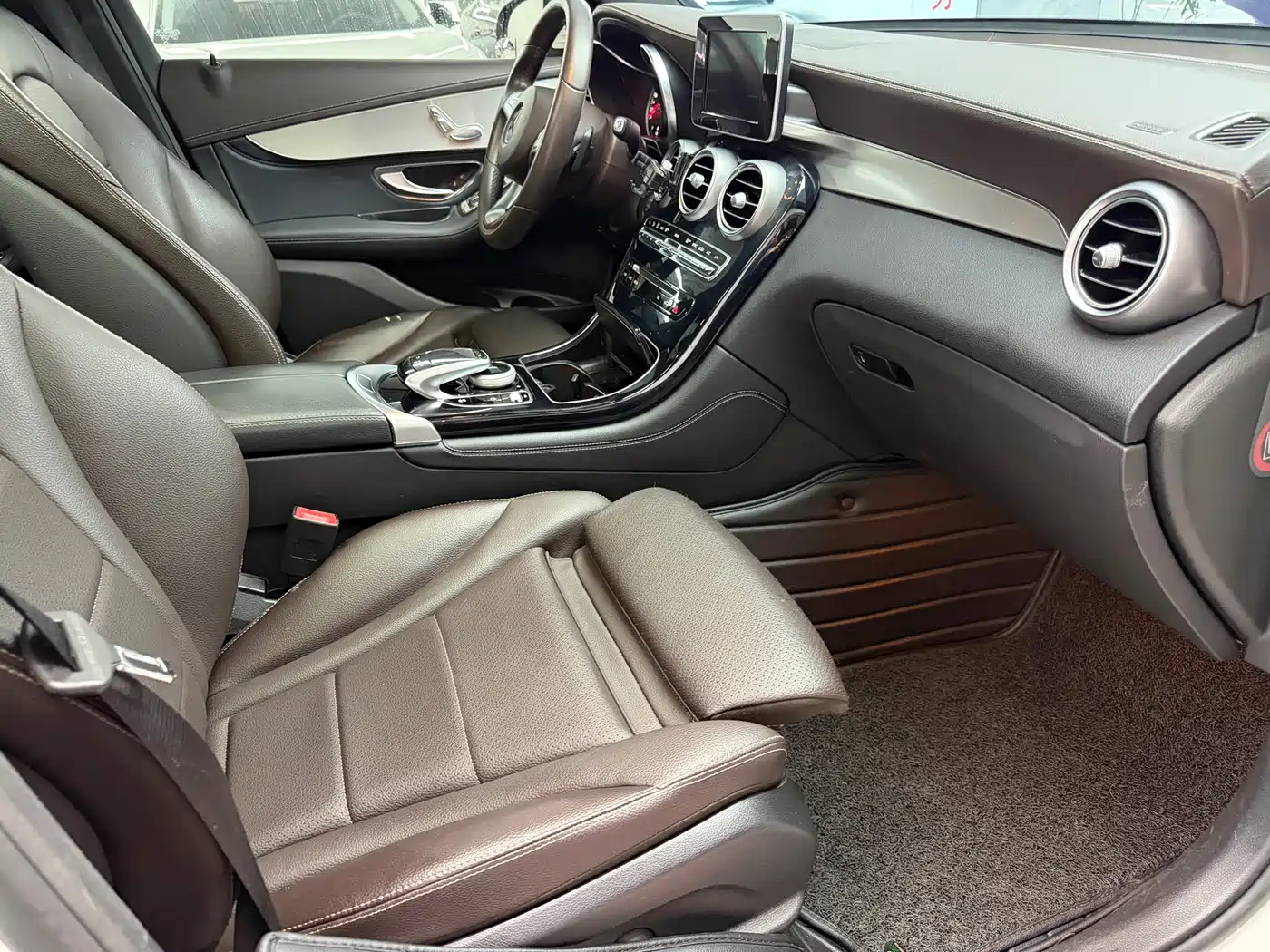 Mercedes-Benz GLC 2017 GLC 200 4MATIC фото 6