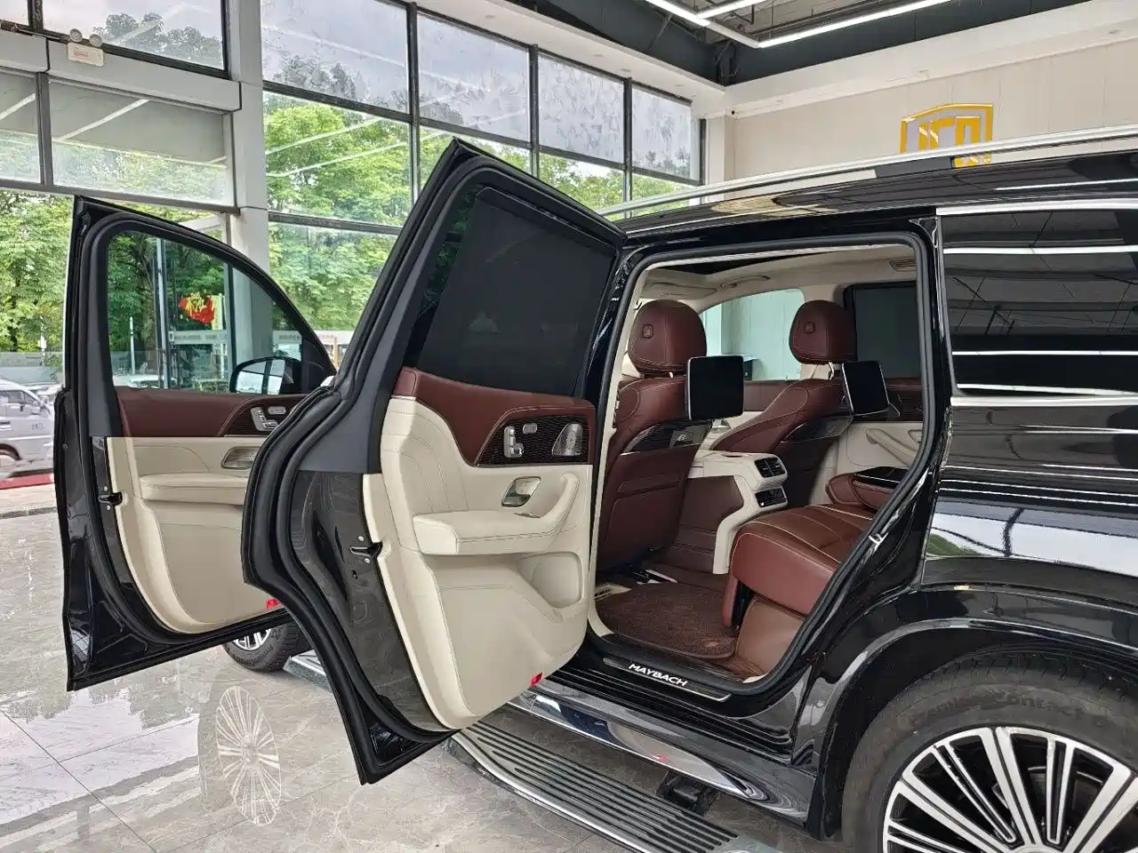 Mercedes-Benz Maybach GLS 2022 GLS 480 4MATIC фото 15
