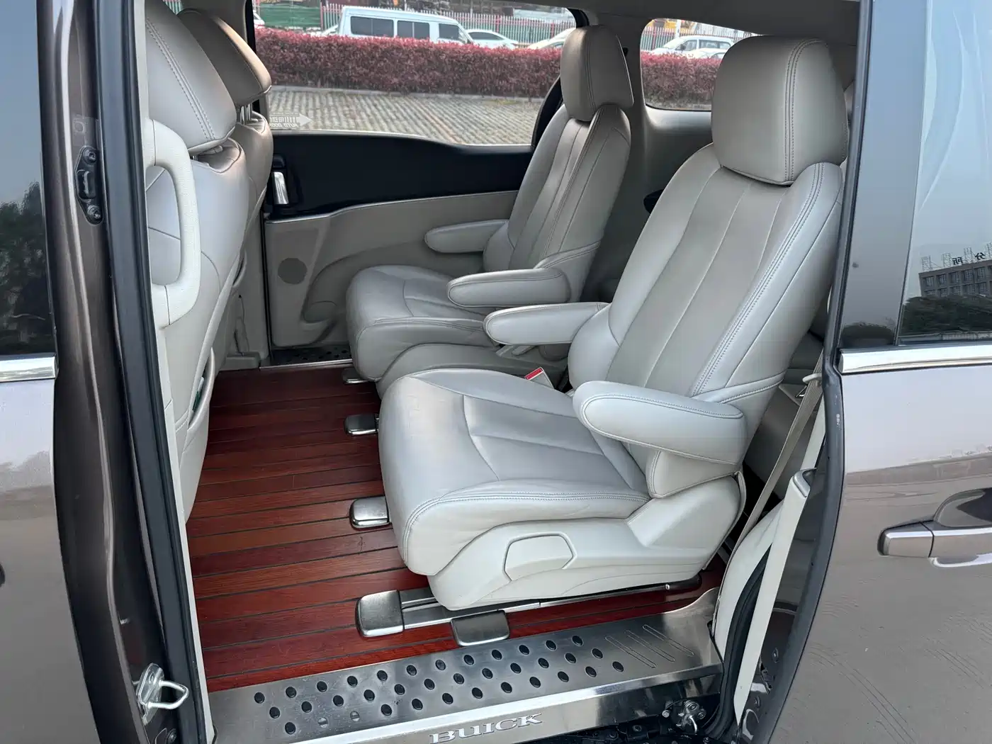 Buick GL8 2021 Land Business Class 652T Comfort фото 4
