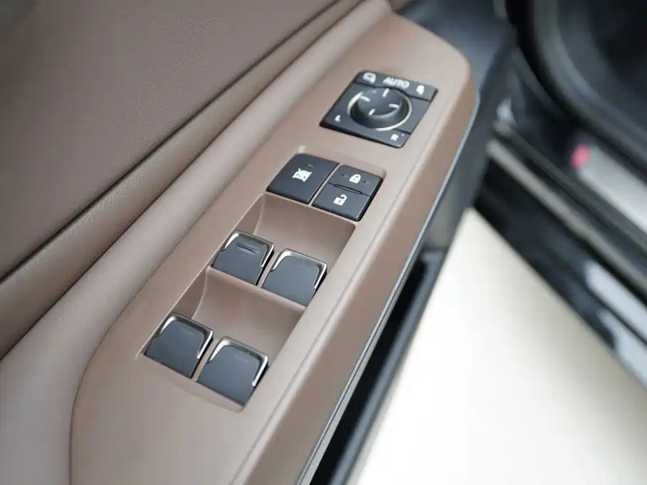 Lexus ES 2025 2025 200 Ultimate Edition