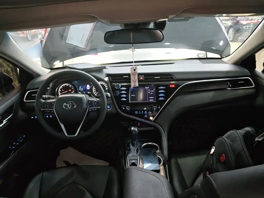 Toyota Camry 2018 2.0G Luxury Edition фото 10