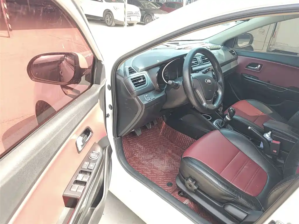 Kia K2 2015 Hatchback 1.4L MT GLS Cool Edition фото 12