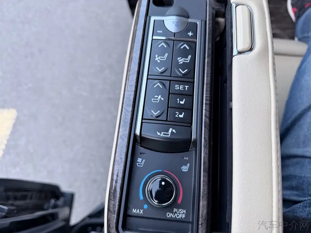 Toyota Vellfire 2019 Hybrid 2.5L HV Premium Edition фото 15