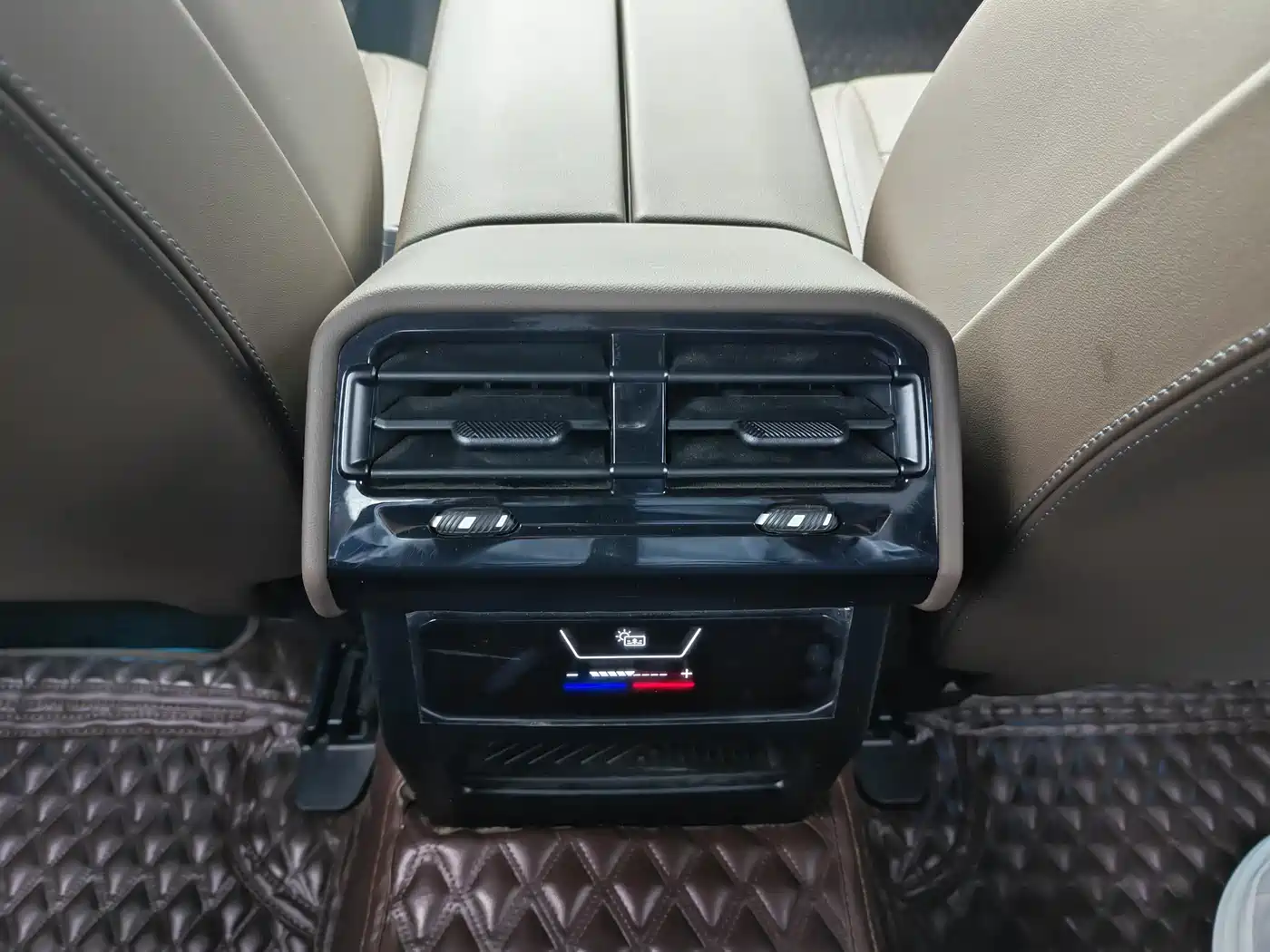 BMW 5 Series 2024 530Li Leading Model Luxury Package фото 19