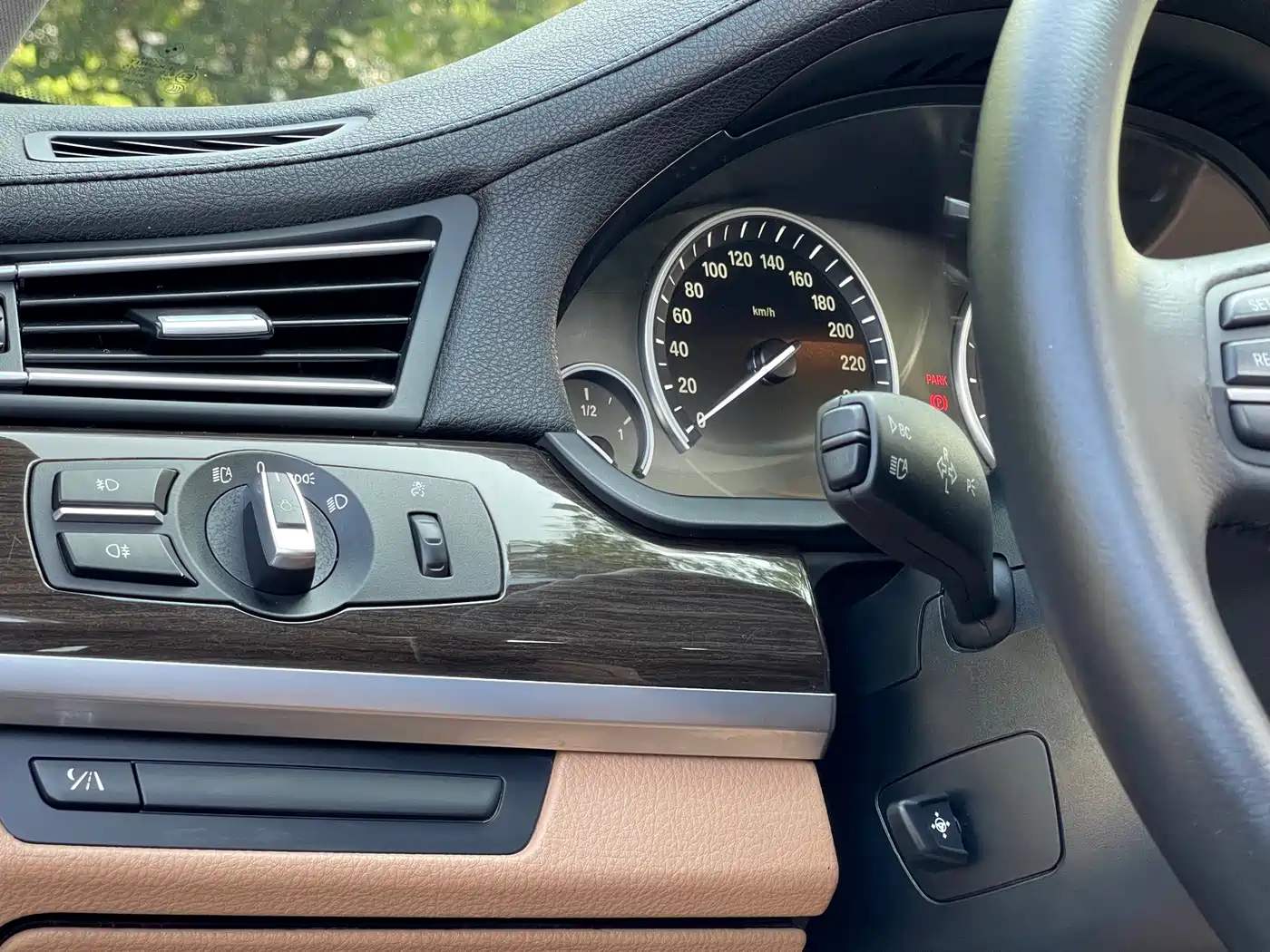 BMW 7 Series 2009 740Li Premium фото 12