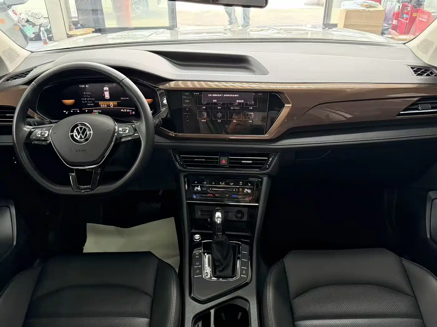 Volkswagen Tharu 2022 280TSI FWD Luxury Edition фото 6