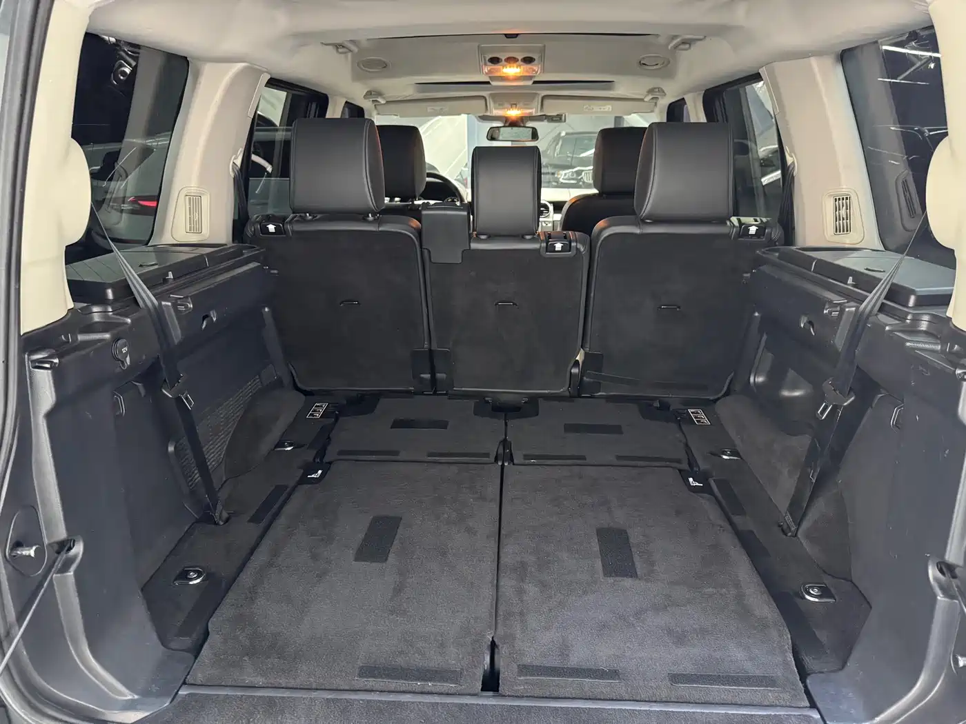 Land Rover Discovery 2016 3.0 SC V6 HSE фото 19