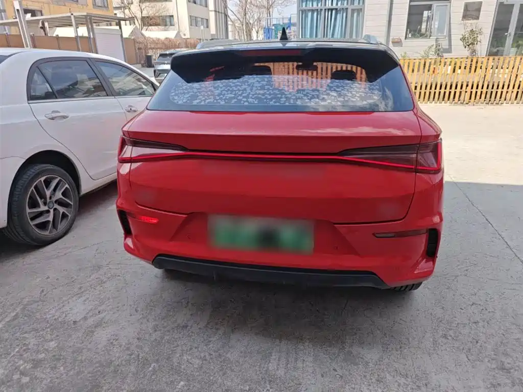 BYD E2