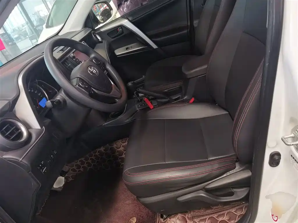 Toyota RAV4 Rongfang 2016 2.0L CVT 2WD Trend (China V) фото 15
