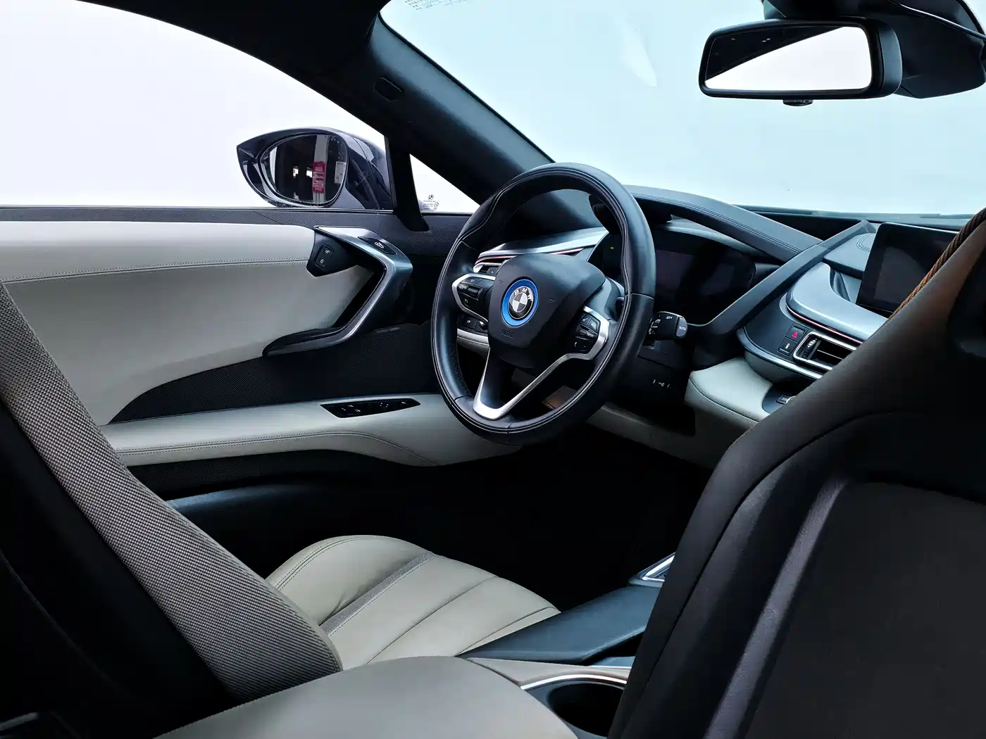 BMW i8 2014 Standard фото 40