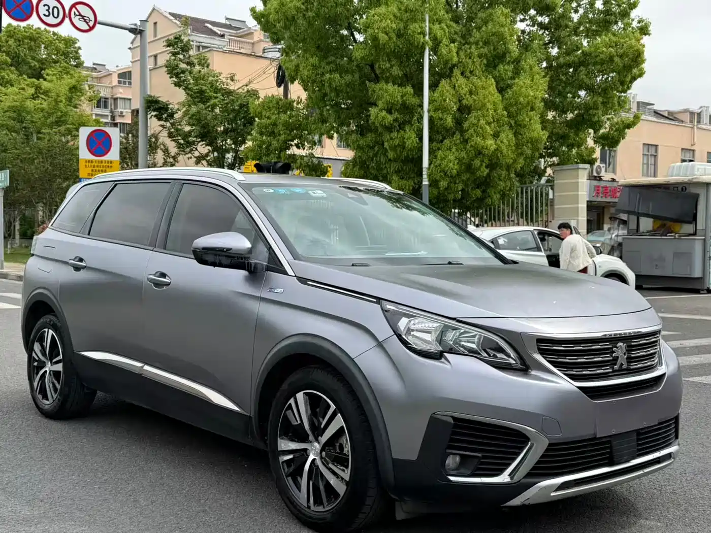 Peugeot 5008 2017 380THP 7-seat Elite Edition фото 3