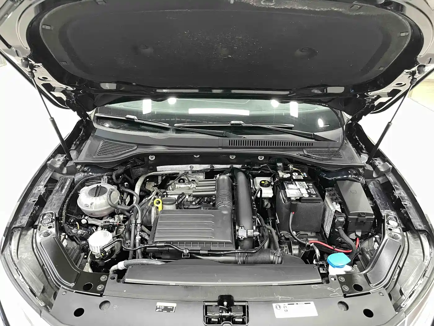 Volkswagen Passat 2023 280TSI Business Edition фото 18