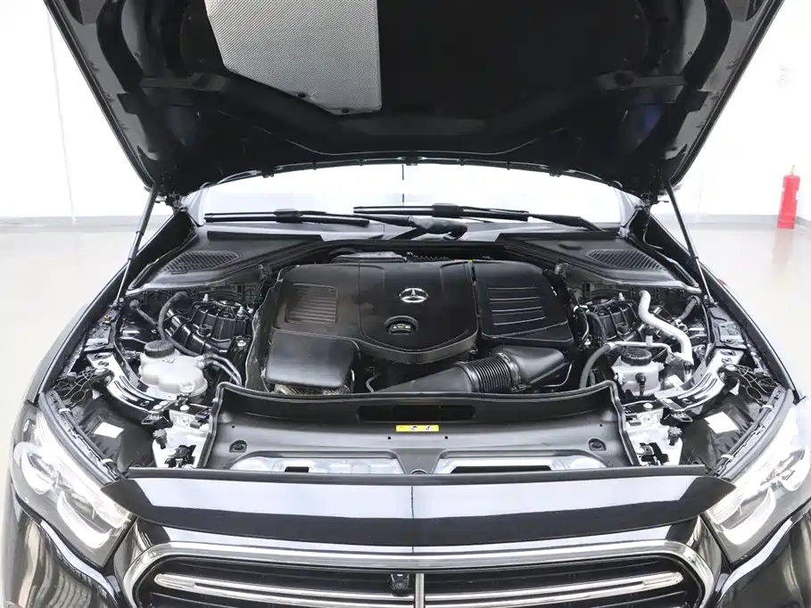 Mercedes-Benz E-Class 2024 Model E 300 L Luxury фото 9