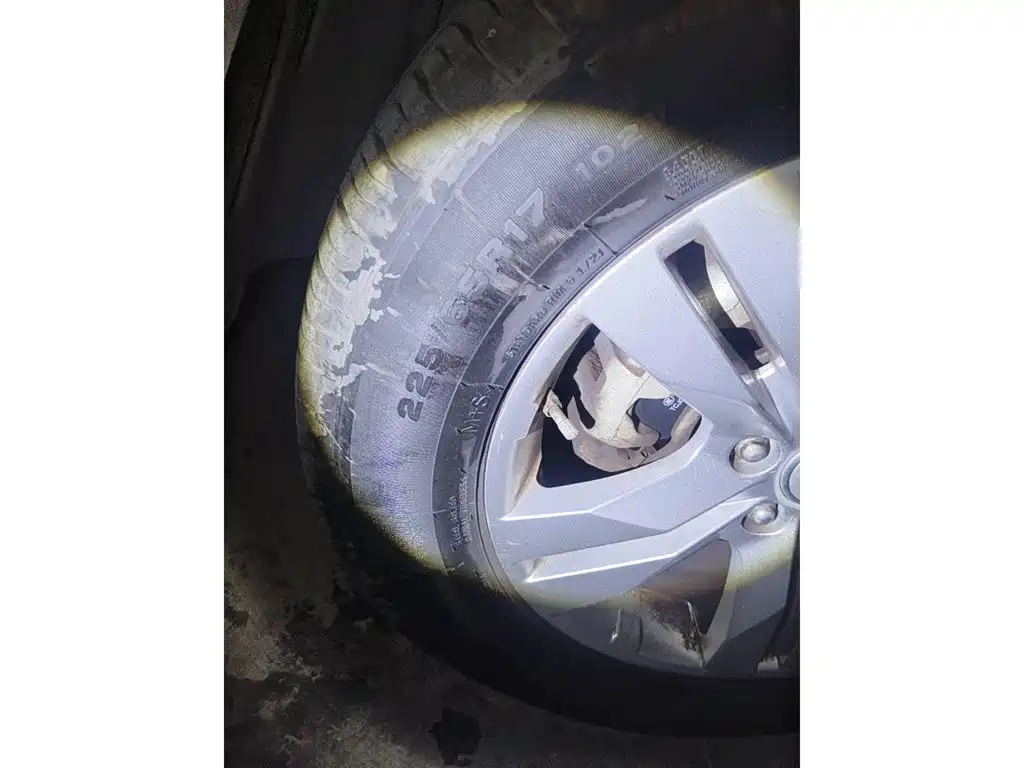 Photo 7 - Changan CS75