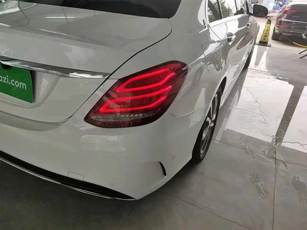 Mercedes-Benz C-Class 2016 C 180 L Sport фото 8