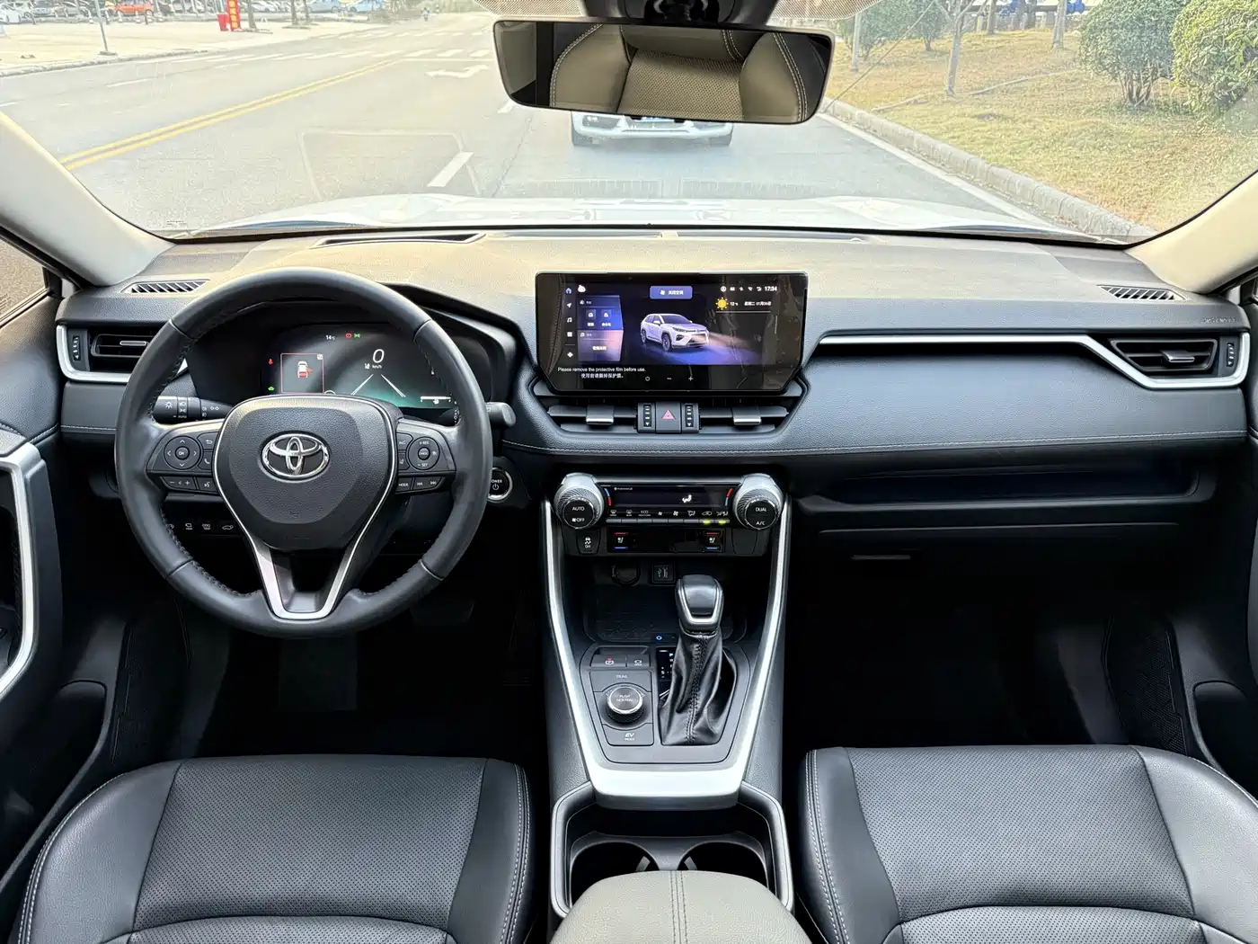 Toyota Wildlander 2023 Hybrid 2.5L E-CVT AWD Premium Edition фото 11