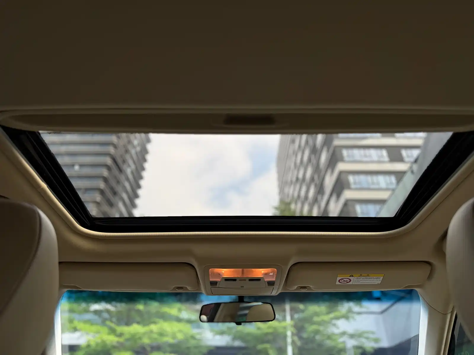 Фото 21 - Toyota Camry