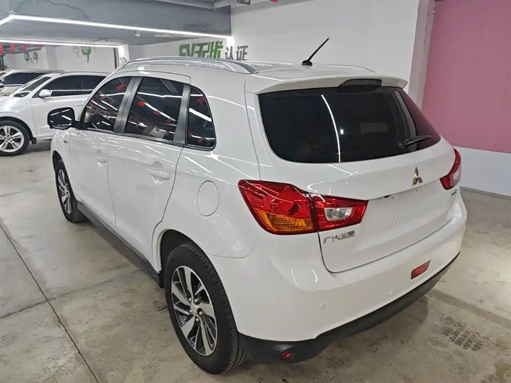 Mitsubishi ASX 2016 2.0L CVT 2WD Navigation Edition фото 5