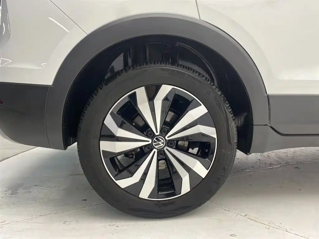 VOLKSWAGEN TUYUE