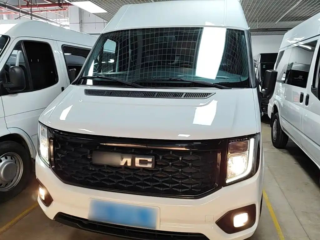Jiangling JMC Fushun 2025 2025 Model 2.0T 6MT Diesel Short Wheelbase Medium-High Roof Commercial MPV 5/6 Seats