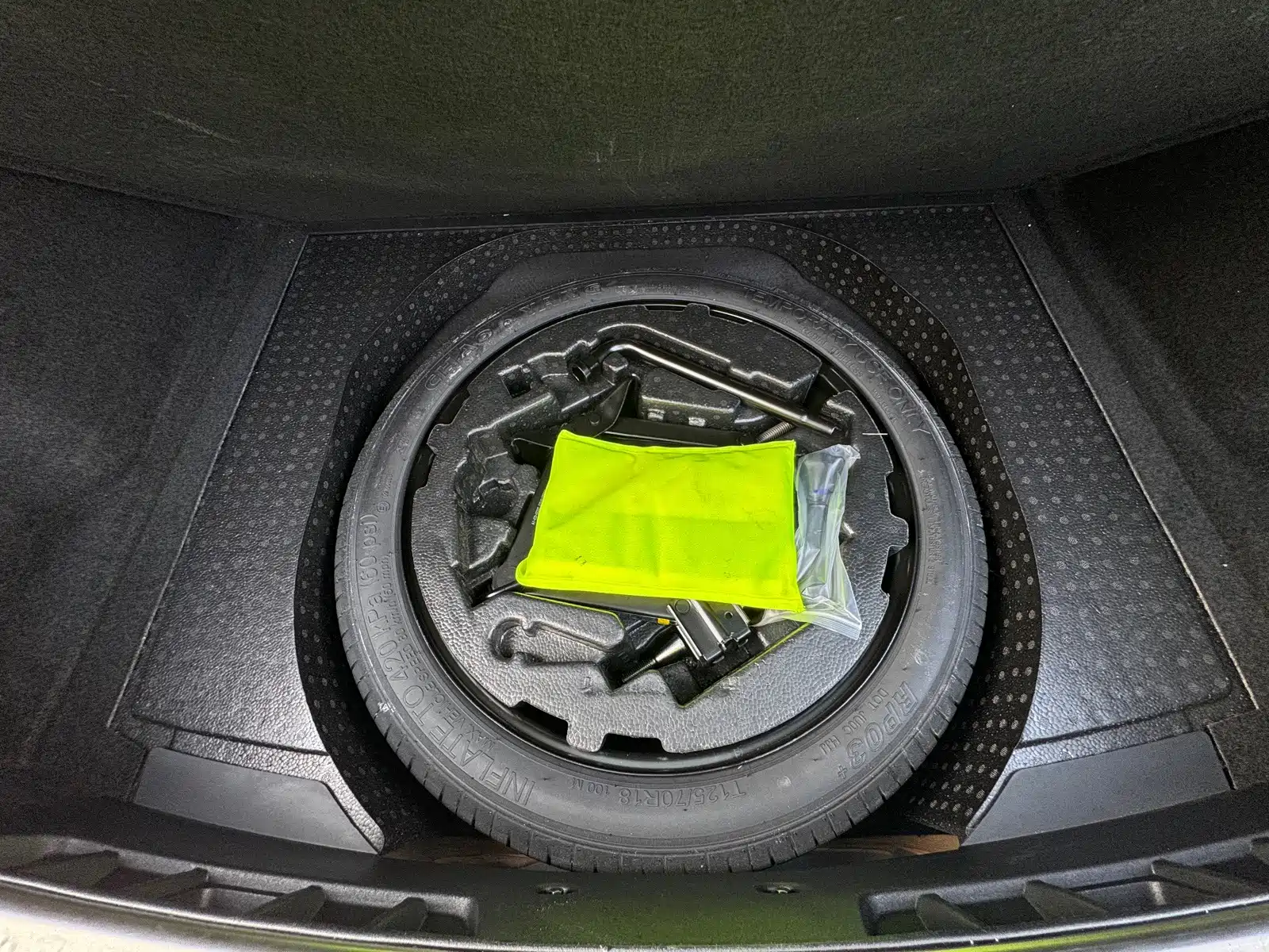 Фото 20 - Lynk & Co 02